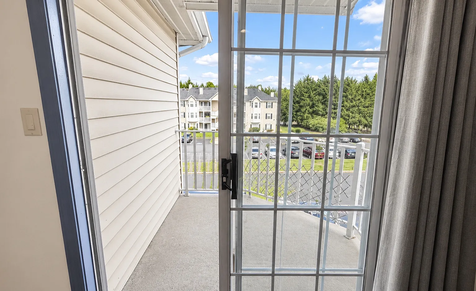 2 bed, 855 sqft, $2,375 — Photo 4