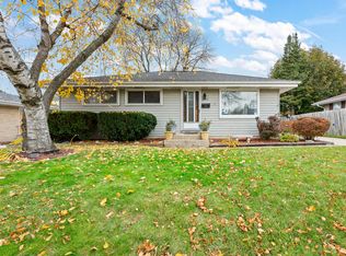 8142 W Acacia St, Milwaukee, WI 53223