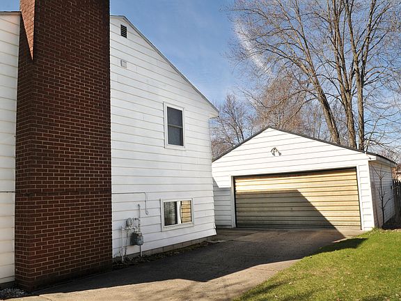 Oversized 2 stall garage