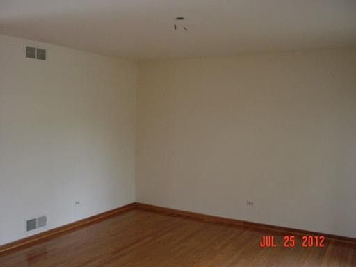 3rd image of 885 Kingston Ln