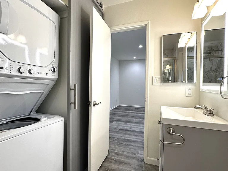 1706 Granville Ave #4E — Photo 14