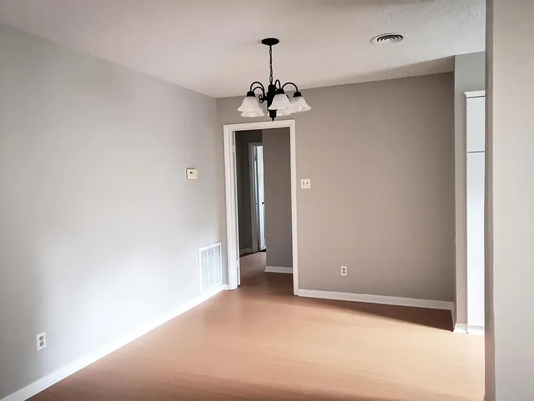5527 Darnell St — Photo 15