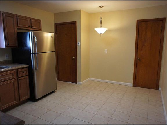 4th image of 9101 E Milton Ave