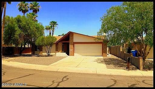 4th image of 4445 N 102nd Dr