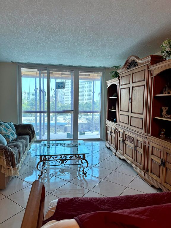 101 BRINY Avenue #409, photo 3