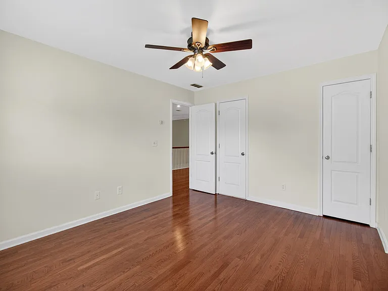 2935 Whitfield Ave — Photo 5