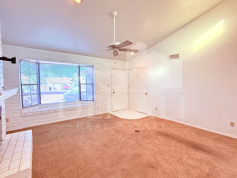 15076 N Escondido Dr #B — Photo 6