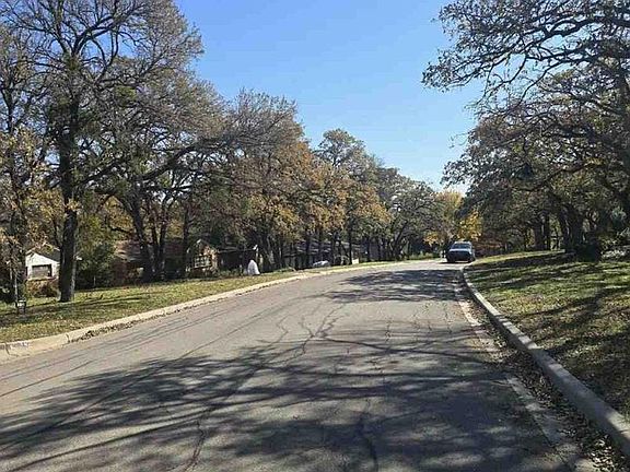 4th image of 1712 Yolanda Dr