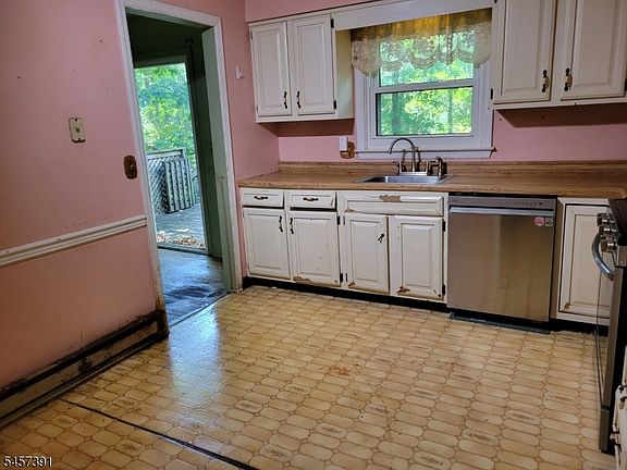 5th image of 13 Westbrook Rd