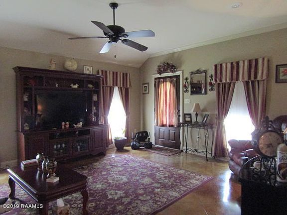 4th image of 717 Bergerie St