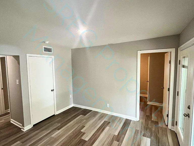 1904 Washington Ave — Photo 6