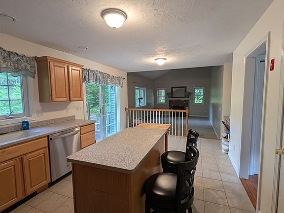5th image of 38 Lake St