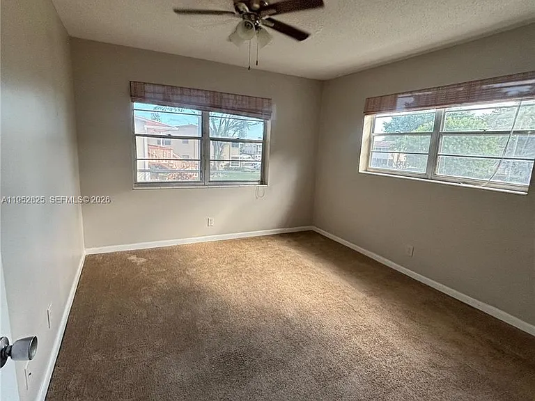 179 W Canterbury Dr #H — Photo 5