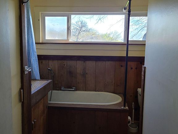 2nd image of 12332 Silver Springs Pl