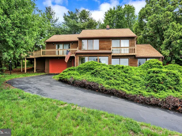 55 Karen Ct, Lititz, PA 17543