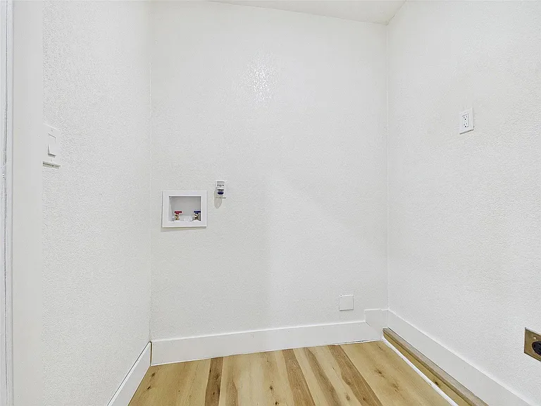 4414 Pineridge Dr — Photo 13