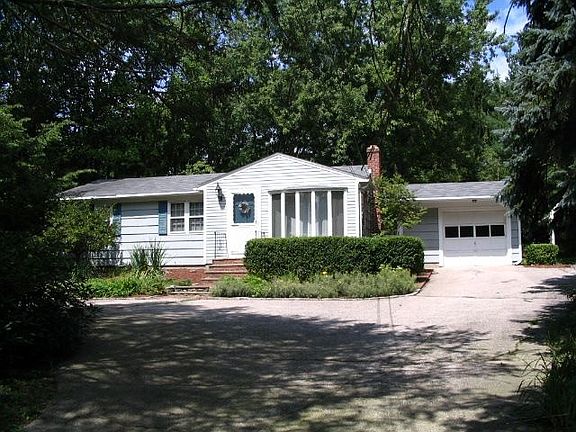 lots of ample parking