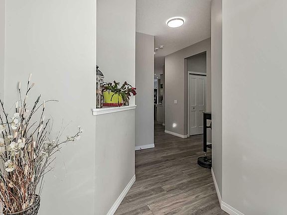 3rd image of 502 Montana Bay SE
