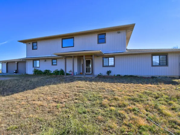 10 Circle Rd S, Edgewood, NM 87015