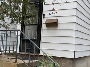 639 Albert St #7, Waterloo, ON N2L 3V5