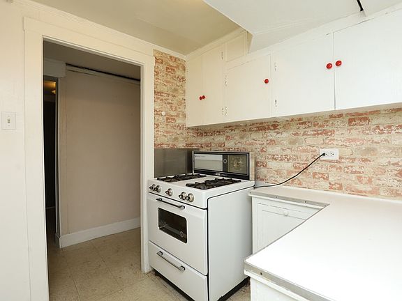 3rd image of 4437 N Rockwell St #H