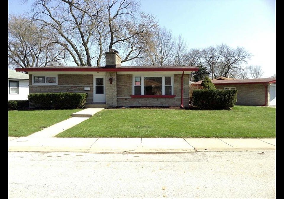 1st image of 705 E 163rd St
