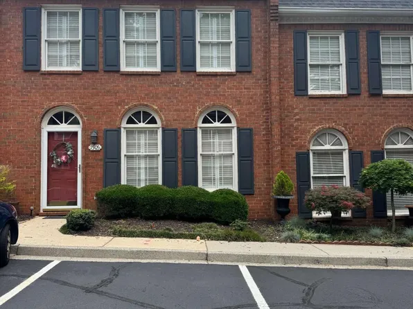 7505 Saint Charles Sq #C8, Roswell, GA 30075