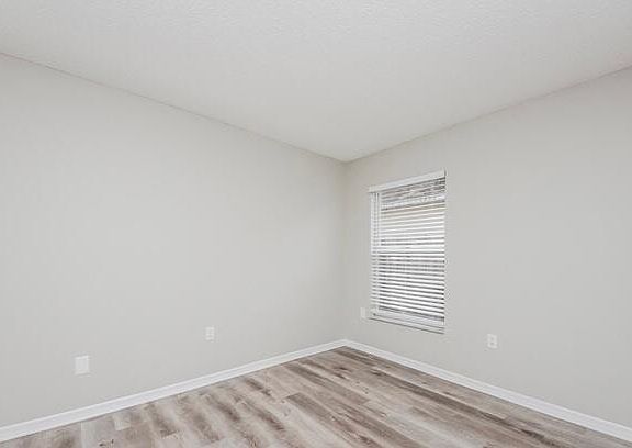 3rd image of 9002 Richardson Ct