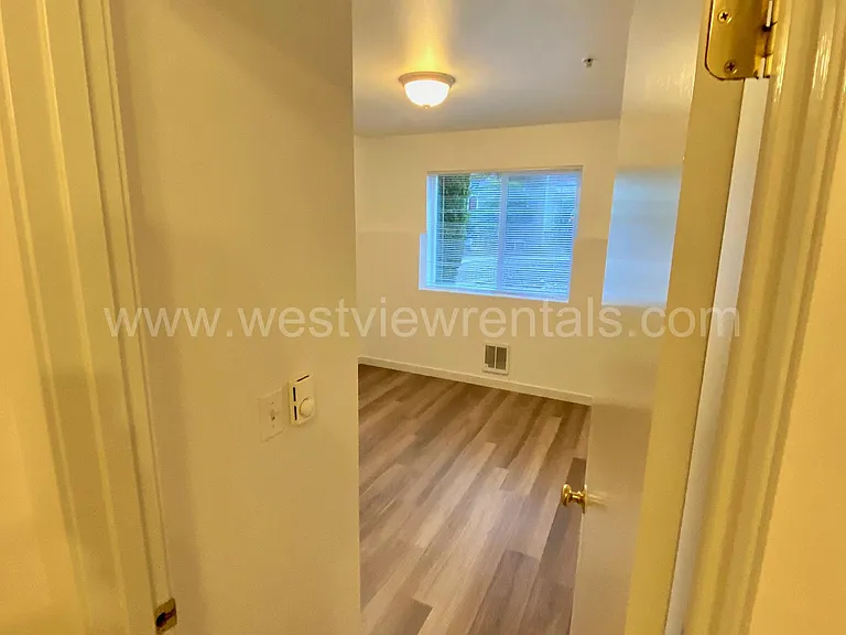 524 32nd St #102 — Photo 8
