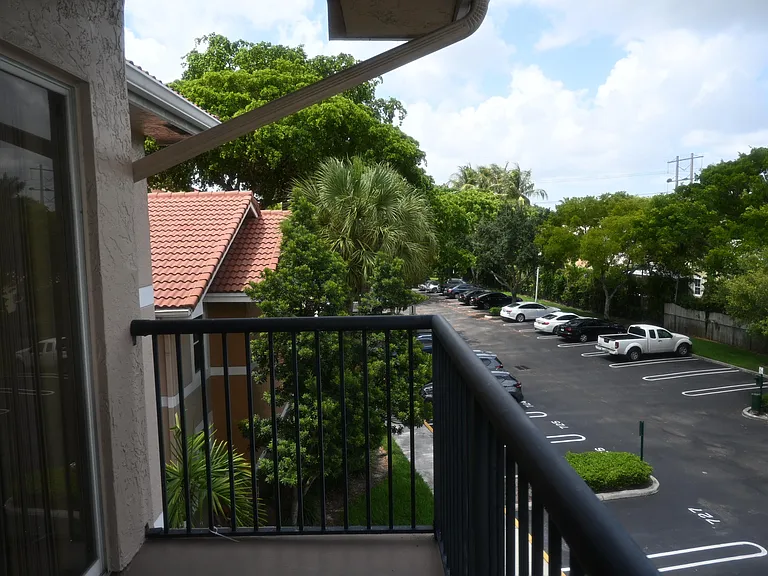 8721 Wiles Rd #305 — Photo 23