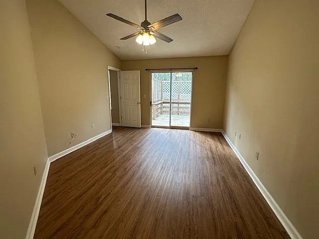 1719 Folkstone Rd — Photo 26