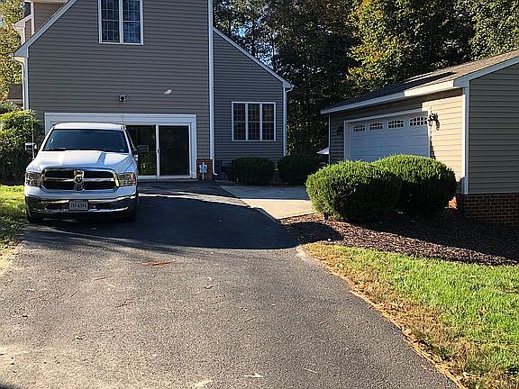 3rd image of 5000 Nutfield Ct