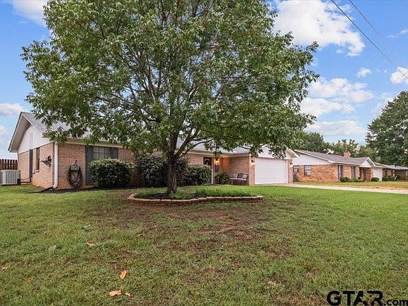 2nd image of 613 Chancellor Dr