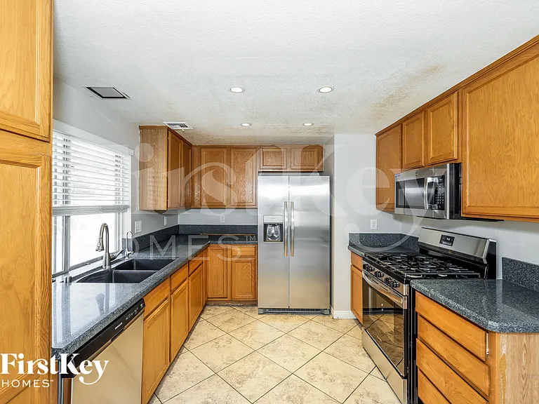 2406 El Cid Ct — Photo 8