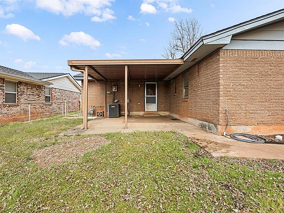 4th image of 815 E Lamplighter Ct