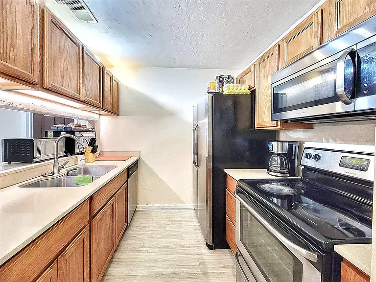 4000 SW 23rd St #4-308 — Photo 5