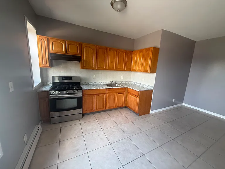 66 N 9th St #4J — Photo 3