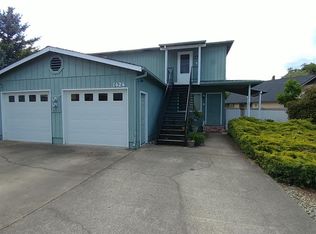 1424 Dowell Rd, Grants Pass, OR 97527