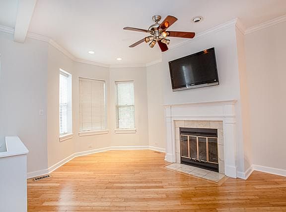 4th image of 1047 W Leland Ave APT 1E