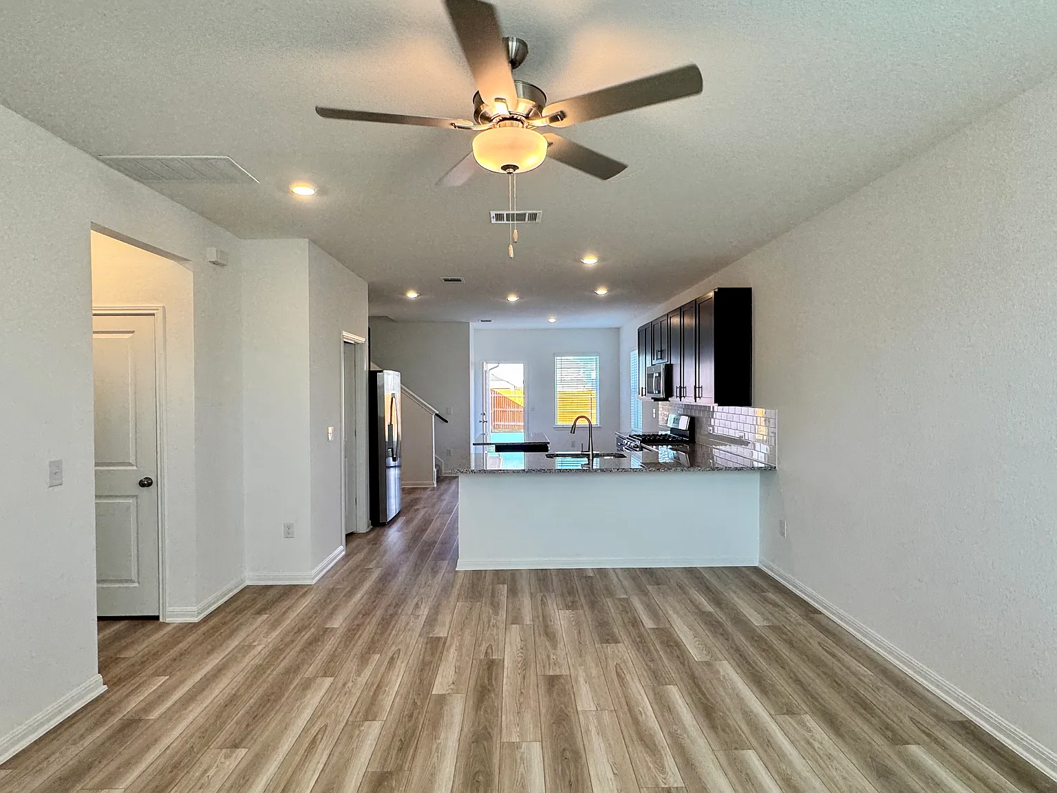 3 bed, 1769 sqft, $2,245 — Photo 3