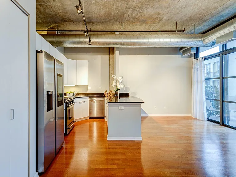 900 N Kingsbury St #1057 — Photo 7
