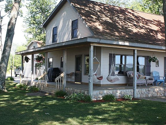 Wrap around deck - gas grill