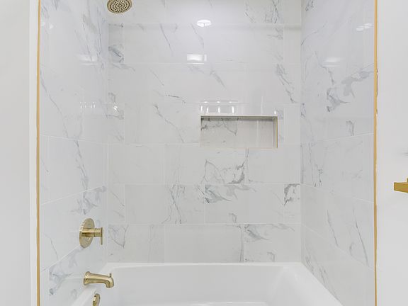 3rd image of 27740 Bohnhoff St