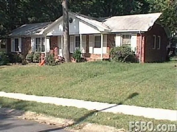 4501 Thornwood Rd, Charlotte, NC 28213