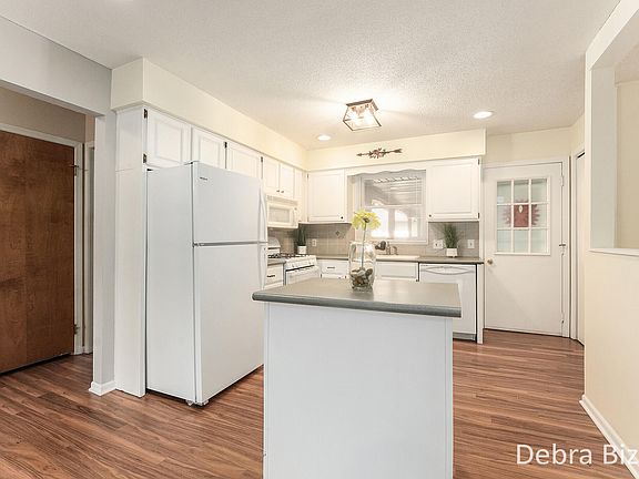 5th image of 233 Bona Vista Dr NW