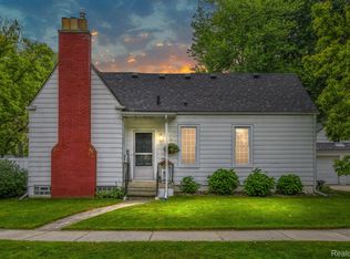 1129 Fernwood Rd, Royal Oak, MI 48067