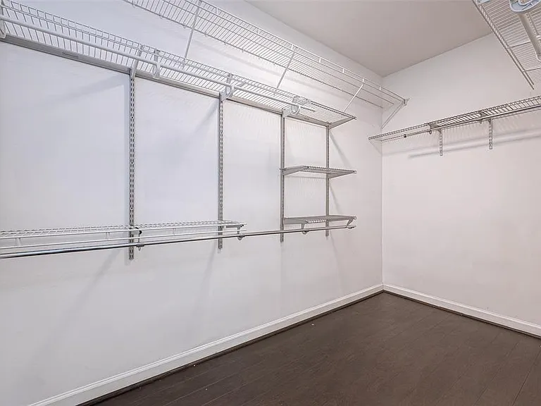 4515 Briar Hollow Pl #305 — Photo 9