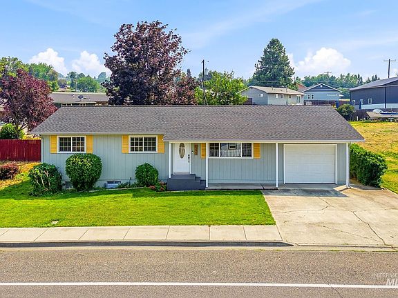 2nd image of 1220 18th Ave