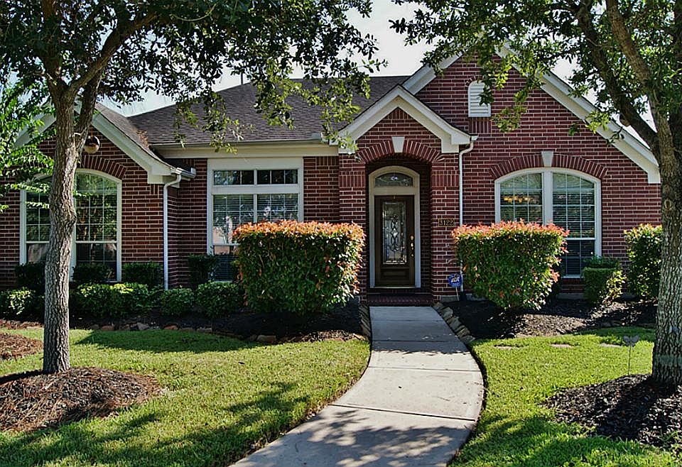 1st image of 3122 Maple Hill Dr