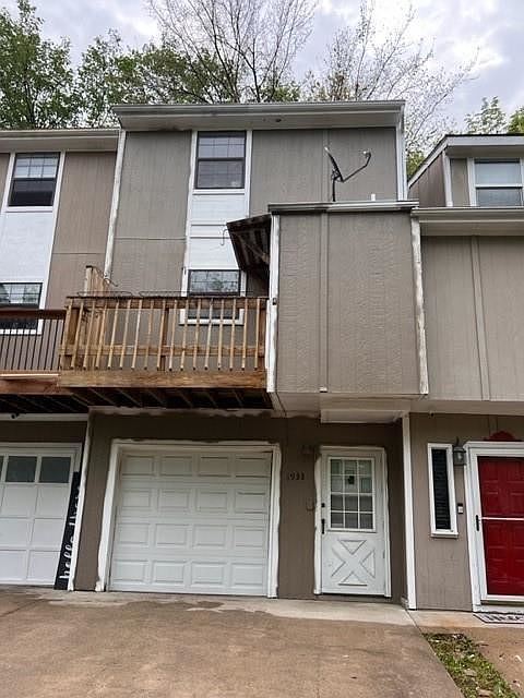 1st image of 1933 W Lawrence Ct